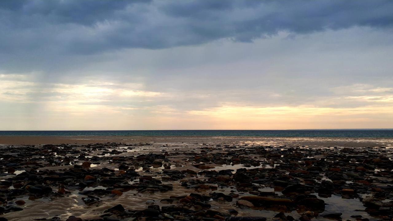 L' Anpeg, Gite Dans Le Cotentin Jusqu'A 8 Personnes Besneville 外观 照片