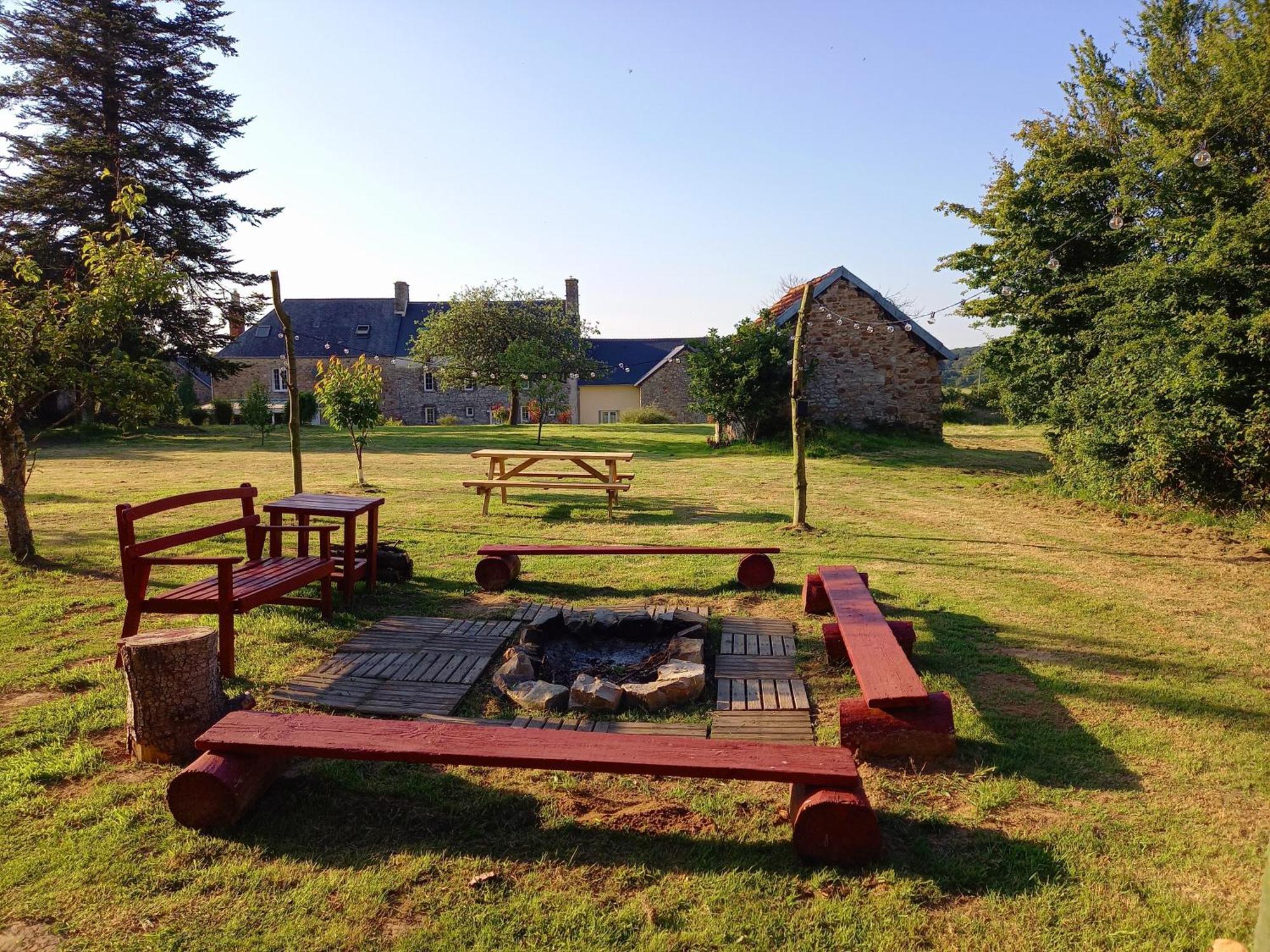 L' Anpeg, Gite Dans Le Cotentin Jusqu'A 8 Personnes Besneville 外观 照片
