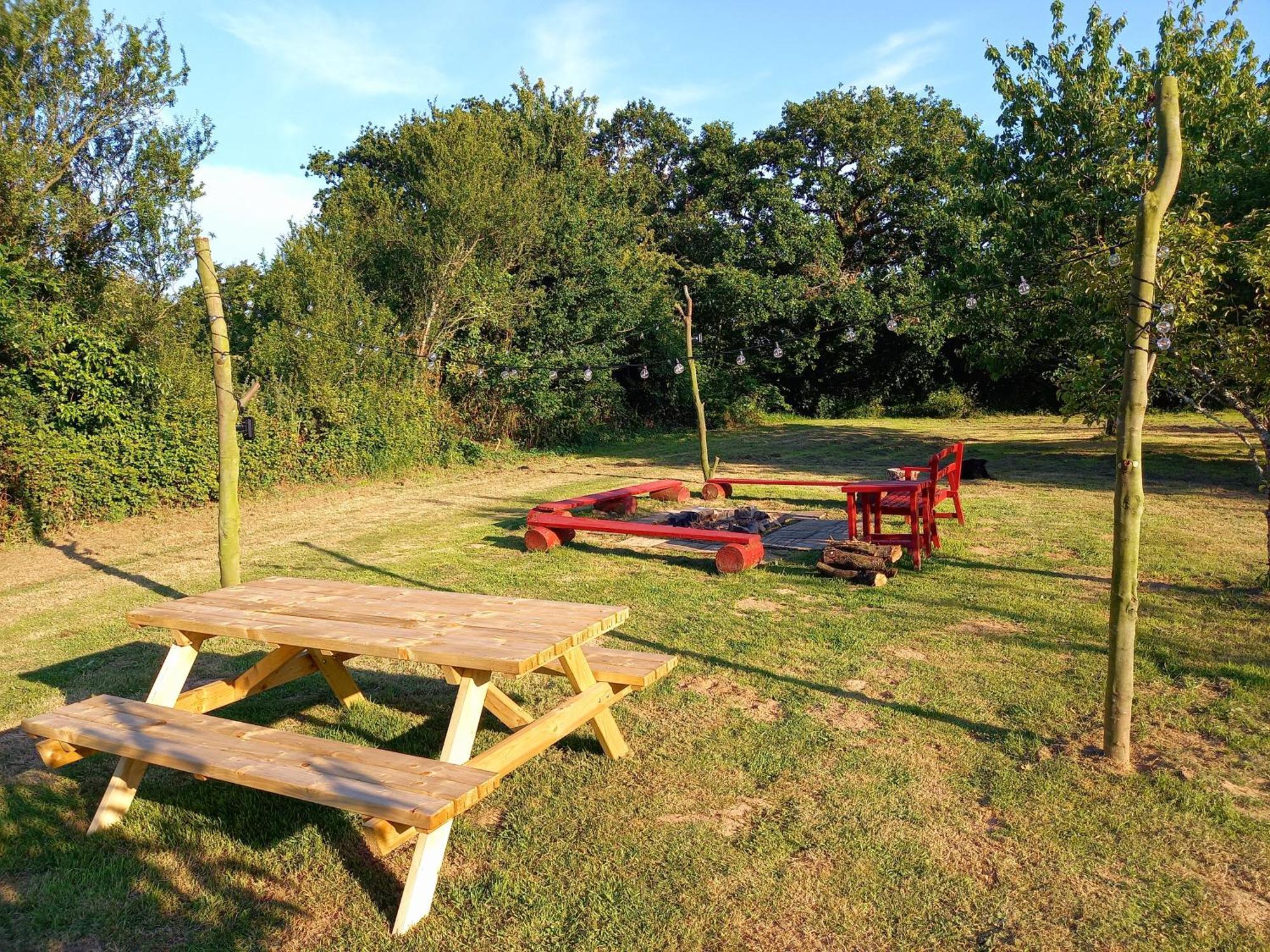 L' Anpeg, Gite Dans Le Cotentin Jusqu'A 8 Personnes Besneville 外观 照片