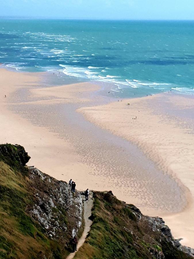 L' Anpeg, Gite Dans Le Cotentin Jusqu'A 8 Personnes Besneville 外观 照片